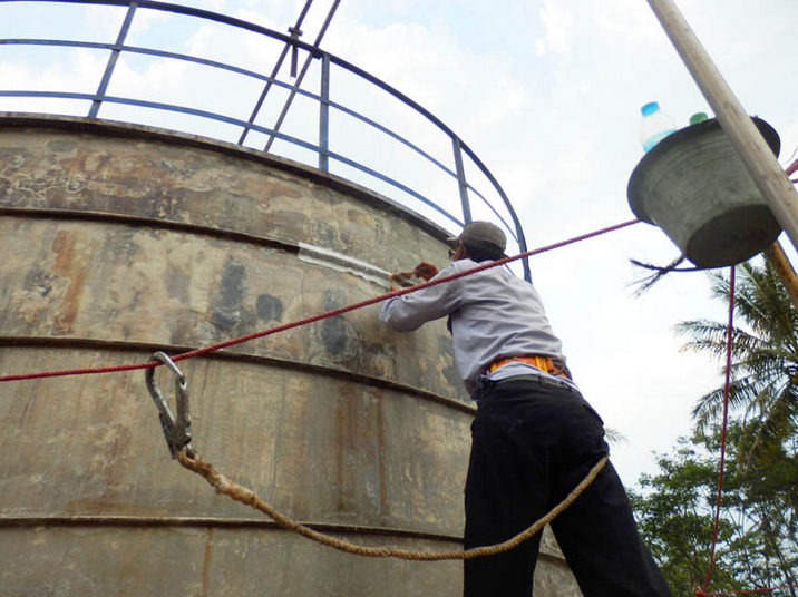 شركة تنظيف خزانات بحي الريان