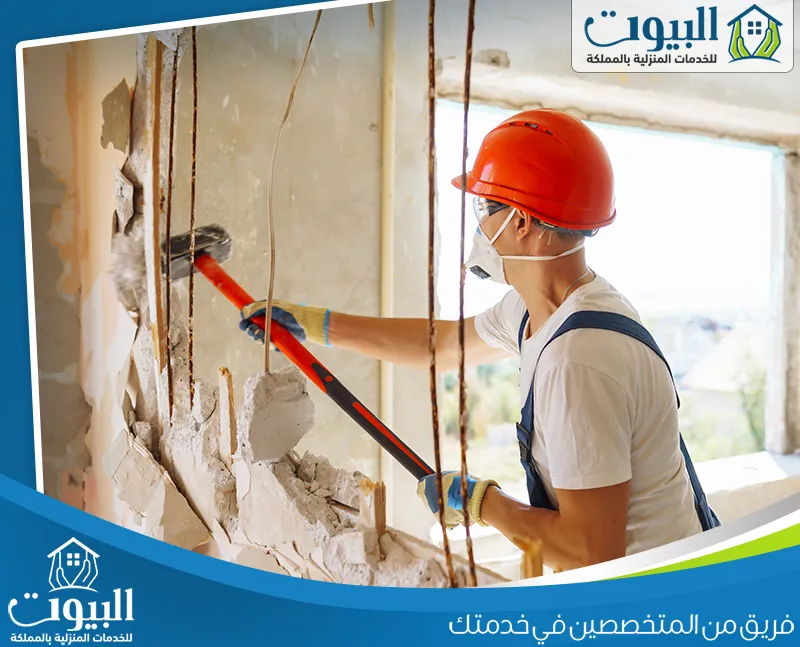 مقاول ترميم بالرياض 0536090236 البيوت يقوم الفني بإعادة ترميم المباني بدقة عالية لضمان جودة المكان وسلامته التامة.